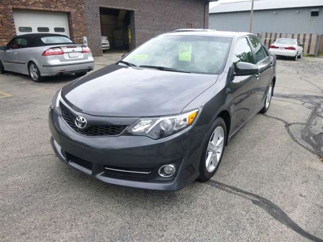 Toyota Camry 2014 photo 2